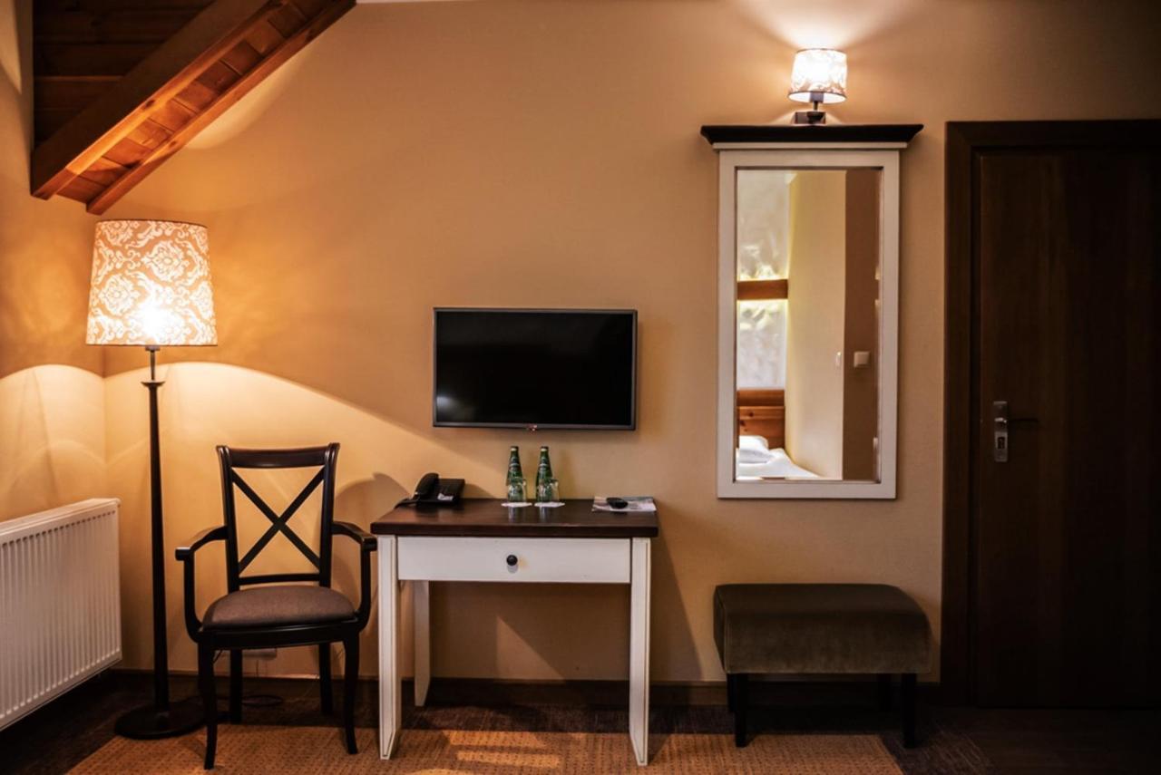 Folwark Lekuk Hotel Lekuk Maly Ngoại thất bức ảnh