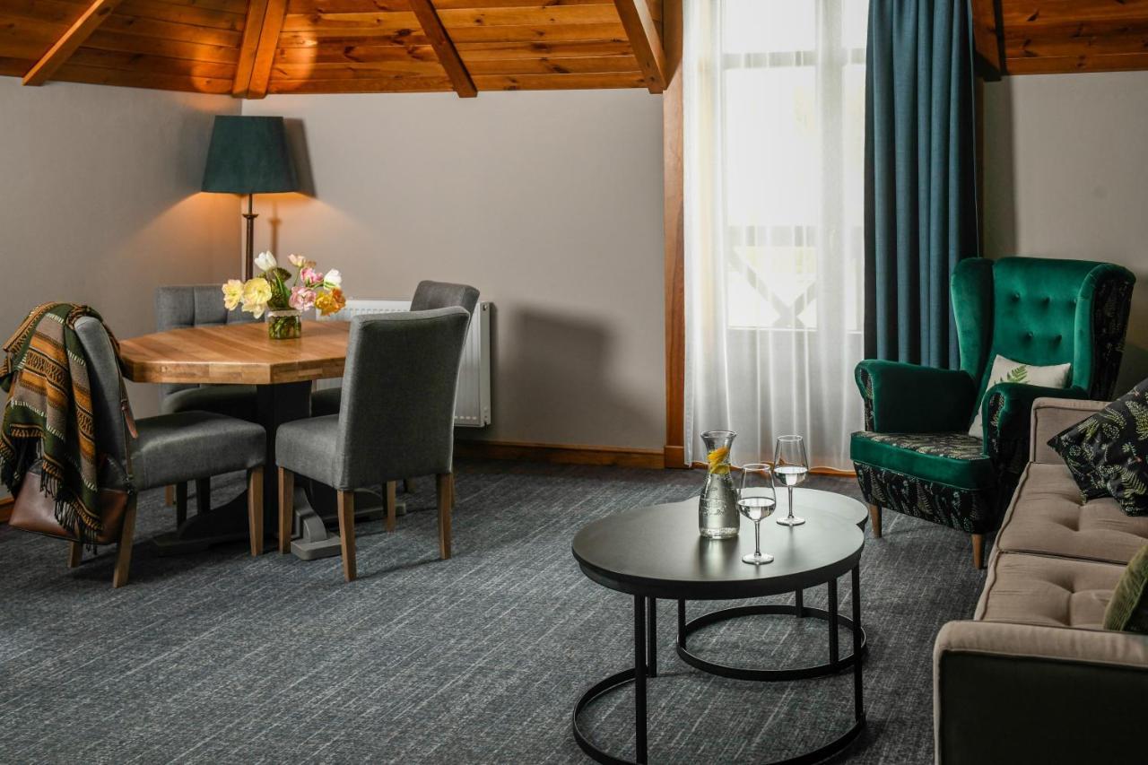 Folwark Lekuk Hotel Lekuk Maly Ngoại thất bức ảnh